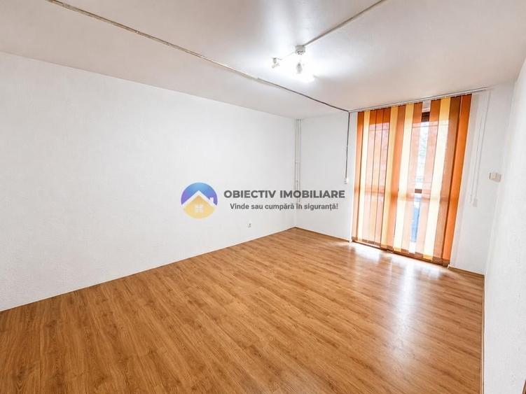 Garsonieră decomandată în Precista