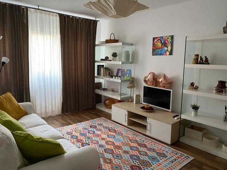 Apartament cu 2 camere decomandat în Berceni