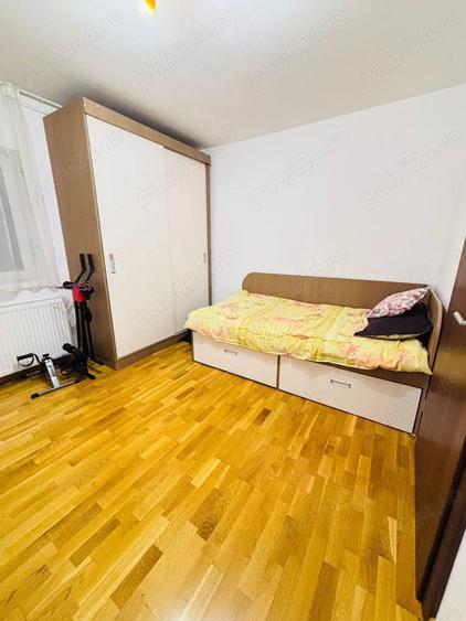 Apartament cu 3 camere semidecomandat în Dâmbovița
