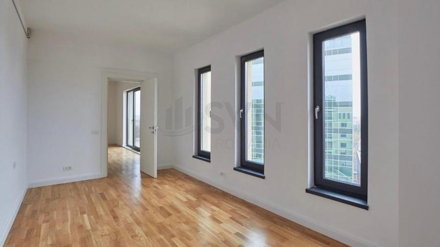 Apartament cu 4 camere decomandat în Pipera