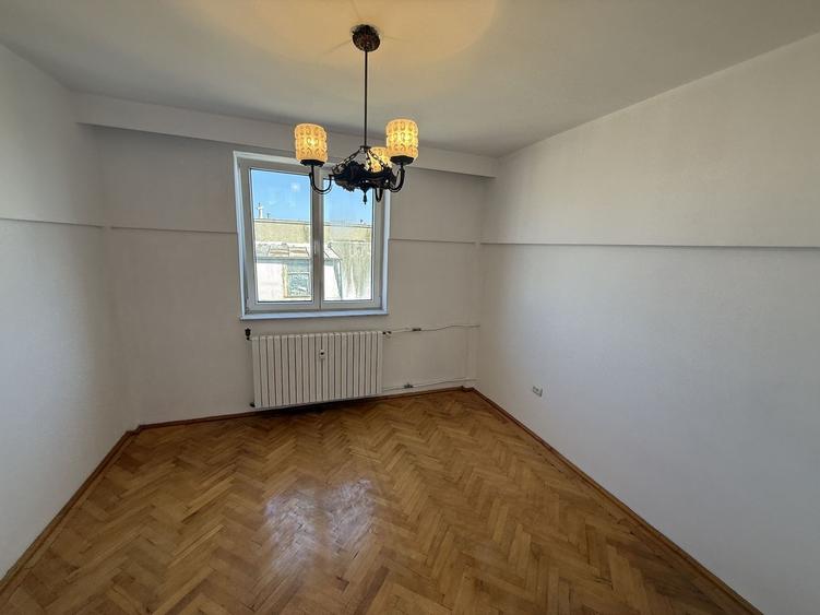 Apartament cu 4 camere decomandat în Ultracentral