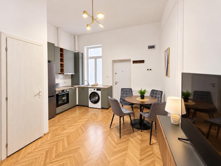 Apartament cu 2 camere semidecomandat în Sinaia