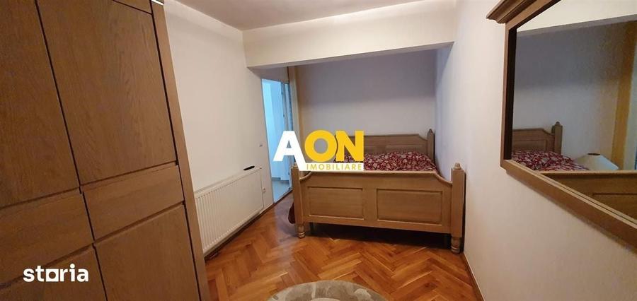 Apartament cu 4 camere decomandat în Central