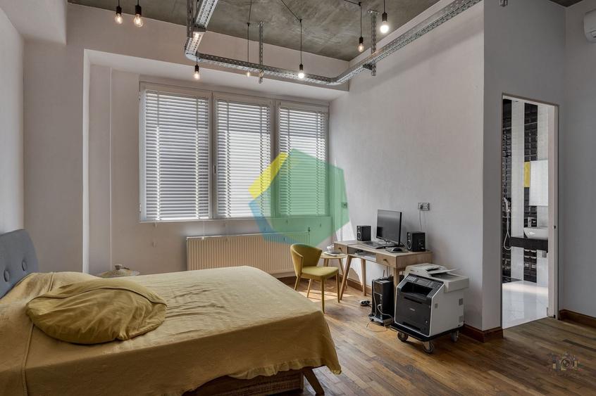 Penthouse cu 4 camere semidecomandat, mobilat în Vest