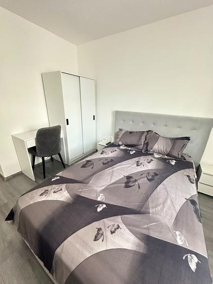 Apartament cu 2 camere semidecomandat în Apărătorii Patriei