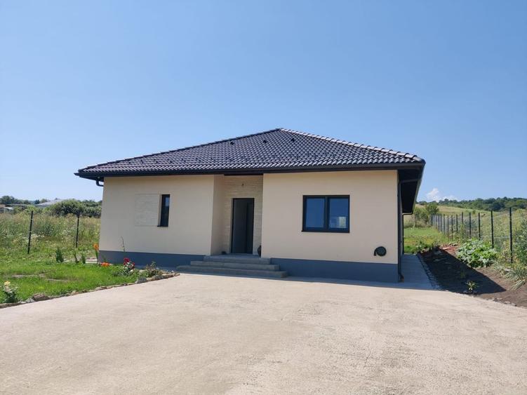 Casă individuală cu 4 camere cu Canalizare în Săliștea Veche