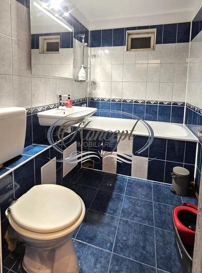 Apartament cu 3 camere decomandat în Între Lacuri