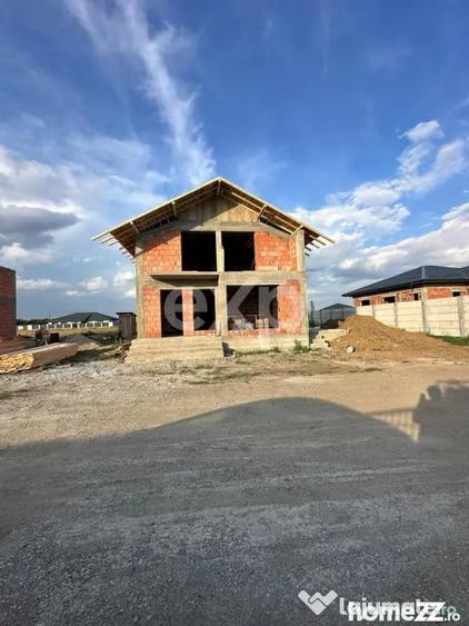 Casă cu 4 camere cu Teren 378 Mp în Clinceni