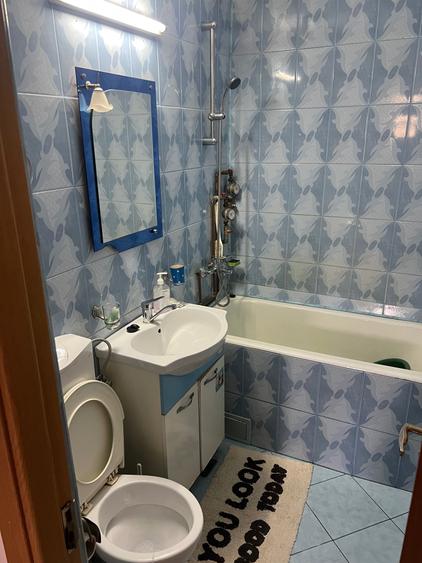 Apartament cu 2 camere decomandat în Petrișor