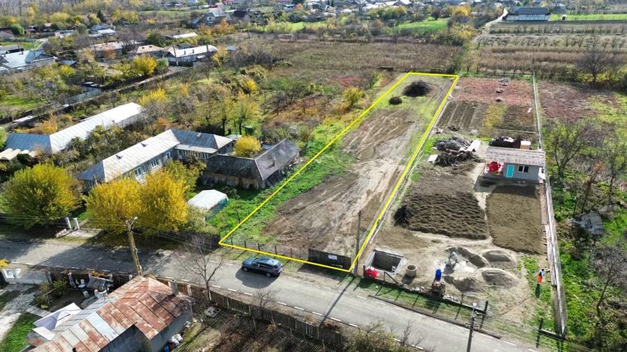 Teren de 1727 mp, în Biliești