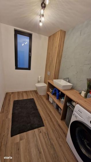 Casă cu 4 camere în Sânpetru