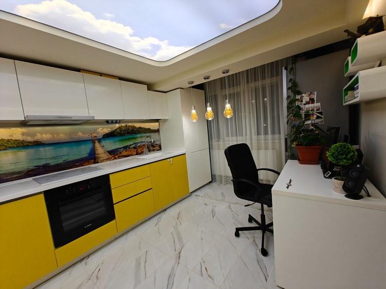 Apartament cu 3 camere decomandat în Central