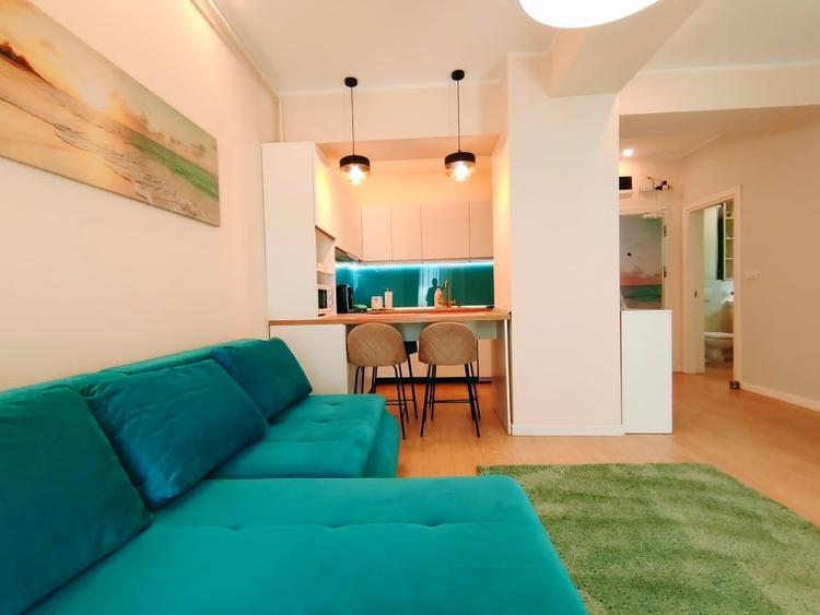 Apartament cu 2 camere decomandat, mobilat în Mamaia