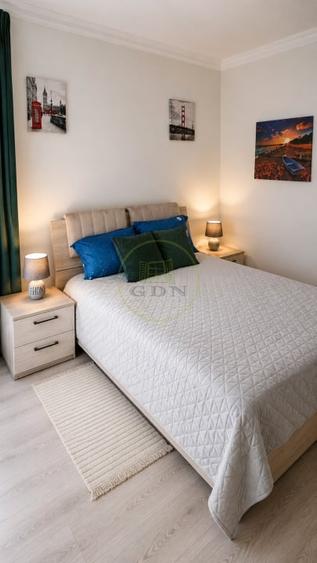 Apartament cu 3 camere semidecomandat în Tractorul