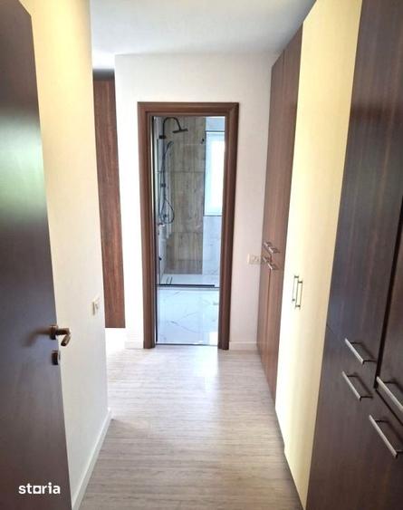 Apartament cu 3 camere decomandat în Pajura