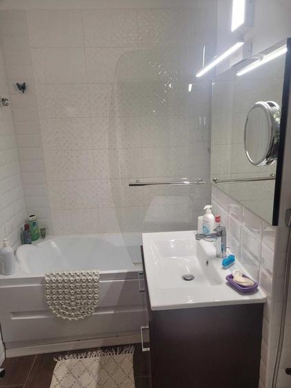 Apartament cu 3 camere decomandat în Bistrița Lac