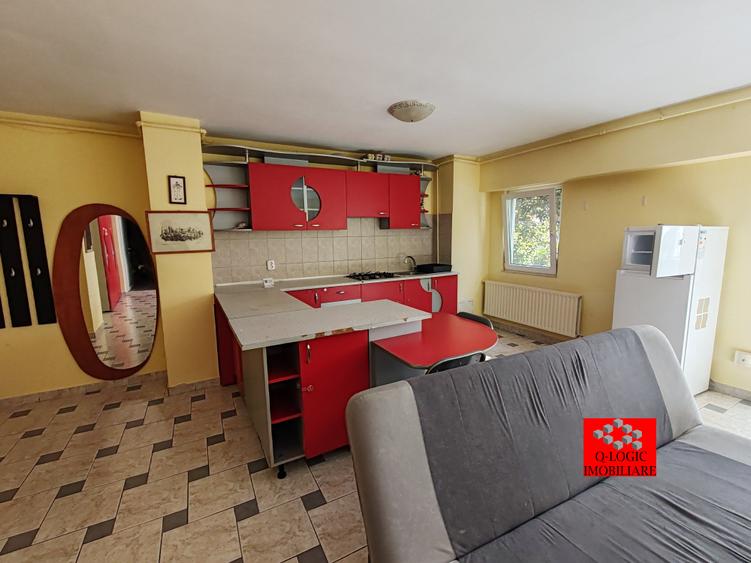 Apartament cu 2 camere semidecomandat în Răcădău