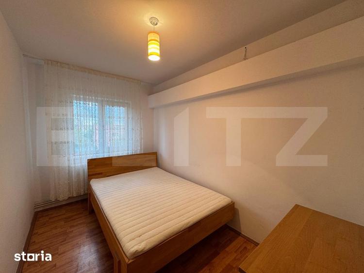 Apartament cu 3 camere decomandat în Sărari