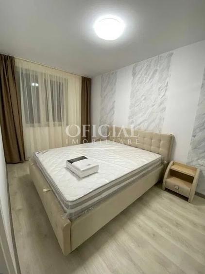 Apartament cu 3 camere semidecomandat, mobilat în Florești