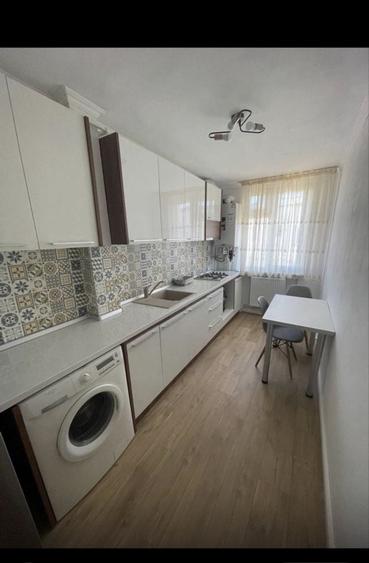 Apartament cu 2 camere decomandat în Exterior Vest