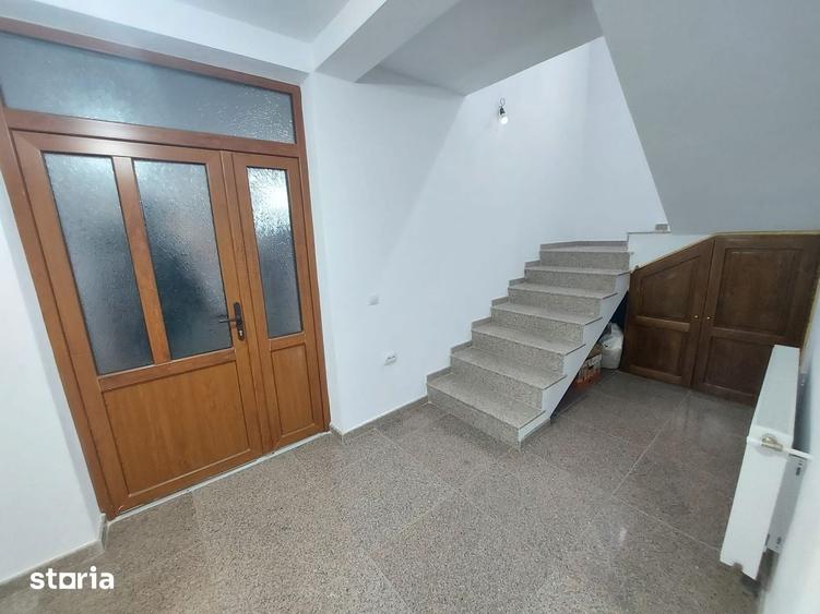 Casă cu 4 camere decomandat cu Teren 710 Mp în Poplaca