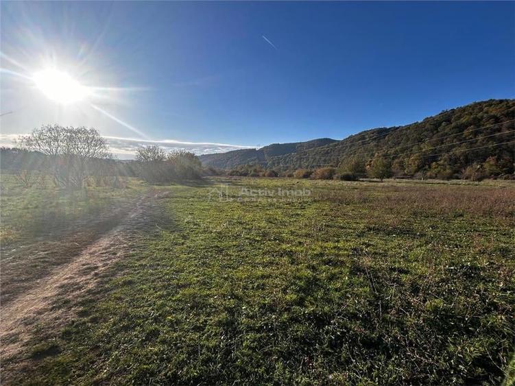 Teren de 2754 mp, în Bocșa