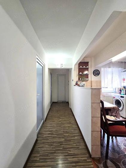 Apartament cu 3 camere în Micro 15