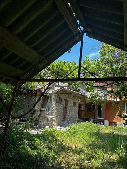 Casă individuală cu 5 camere cu Canalizare în Buciumeni