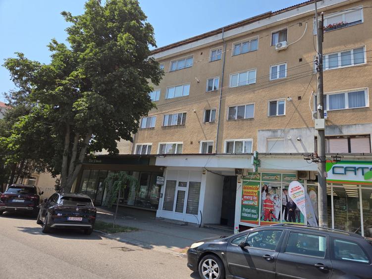 Apartament cu 4 camere în Central