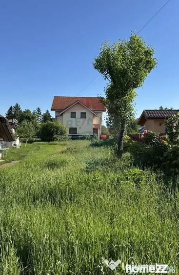 Casă cu 4 camere cu Teren 622 Mp în Girov