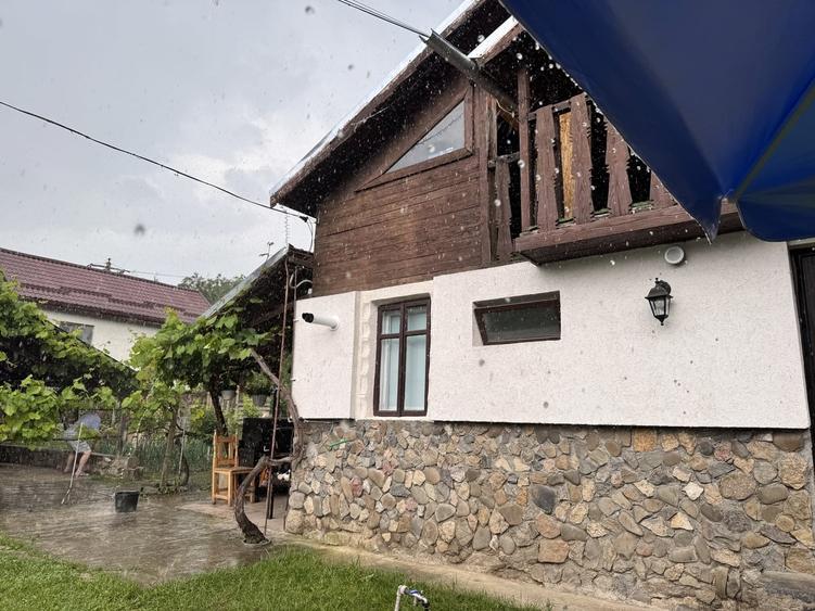 Casă cu 5 camere cu Teren 1700 Mp în Central