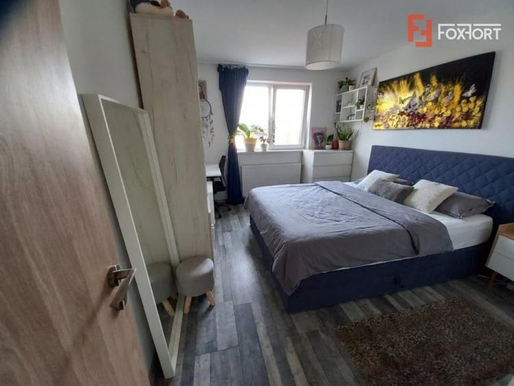 Casă individuală cu 5 camere cu Canalizare în Ghiroda