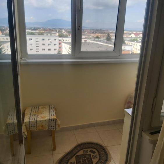 Apartament cu 2 camere semidecomandat în 13 Decembrie