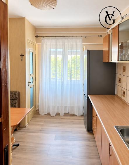 Apartament cu 3 camere decomandat, mobilat în Faleza Nord