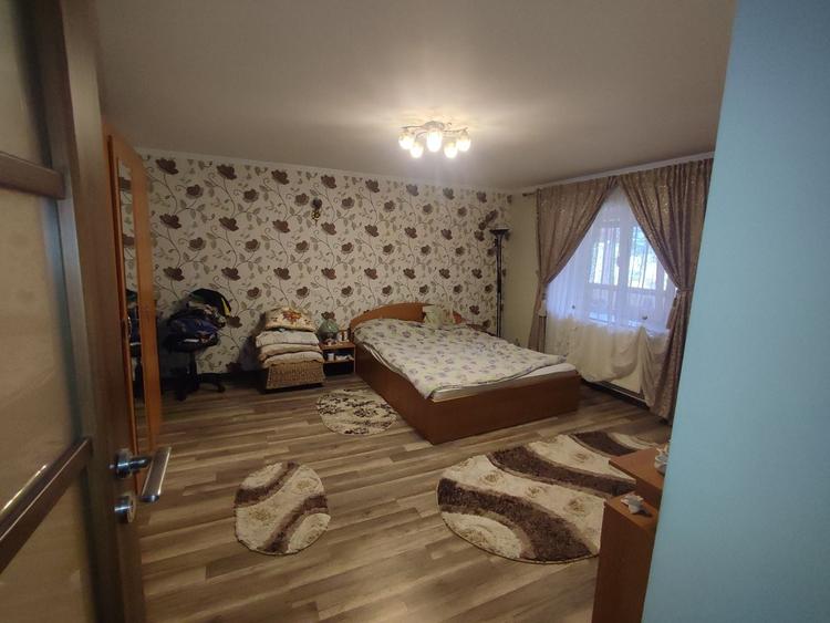 Casă individuală cu 6 camere cu Canalizare în Sânandrei