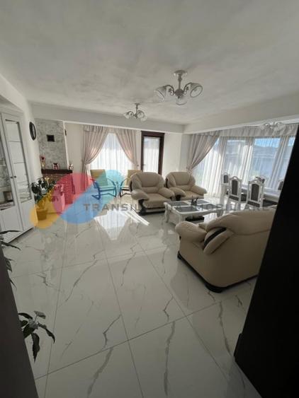 Casă individuală cu 5 camere cu Canalizare în Dezmir