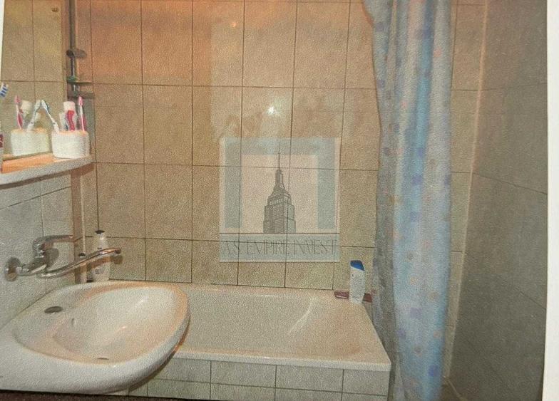 Apartament cu 3 camere decomandat în Județean