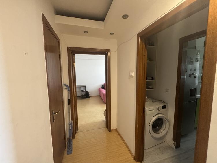 Apartament cu 2 camere decomandat în Baba Novac