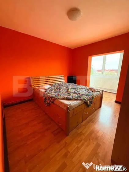 Apartament cu 4 camere decomandat în Soarelui
