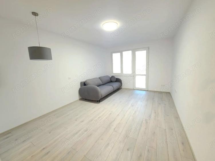 Apartament cu 3 camere decomandat în Cornișa