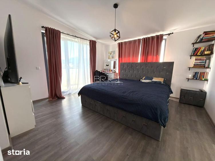 Casă cu 3 camere semidecomandat cu Teren 300 Mp în Hărmanului