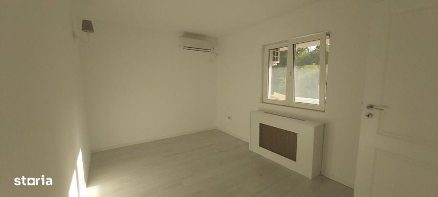 Casă cu 4 camere decomandat cu Teren 250 Mp în Băneasa