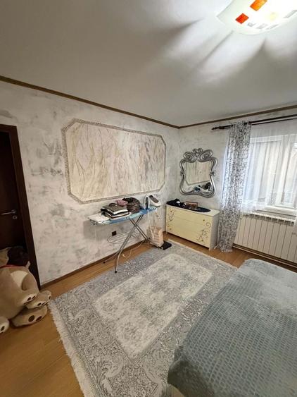 Casă cu 4 camere în Dobrin