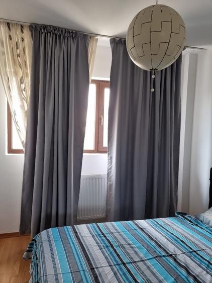 Apartament cu 4 camere decomandat, mobilat în Băneasa