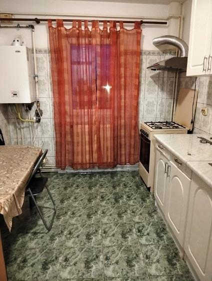 Apartament cu 3 camere semidecomandat în Narcisa