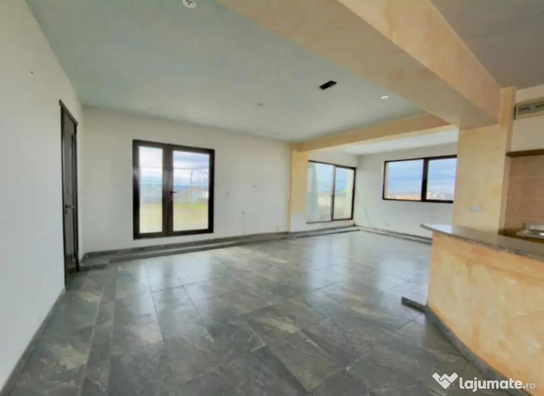 Apartament cu 5 camere decomandat în Central