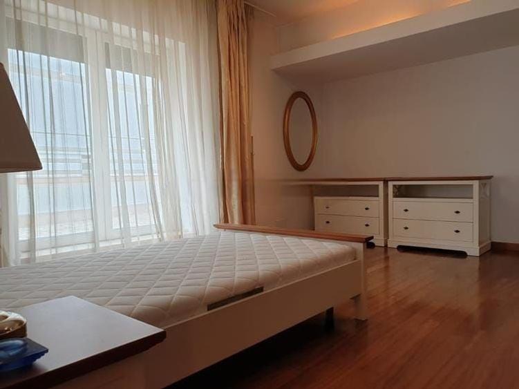 Apartament 5 camere-spatios- zona central-garaj - 7