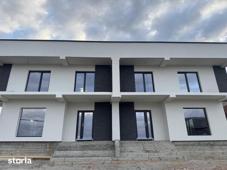 Casă cu 4 camere cu Teren 250 Mp în Găvana