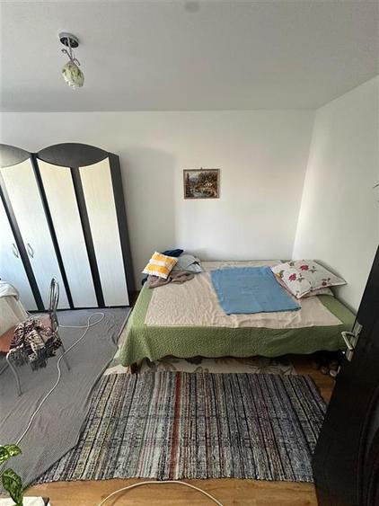 Apartament cu 2 camere semidecomandat în Podu Roș