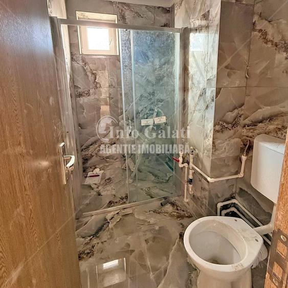 Apartament cu 3 camere decomandat în Micro 21